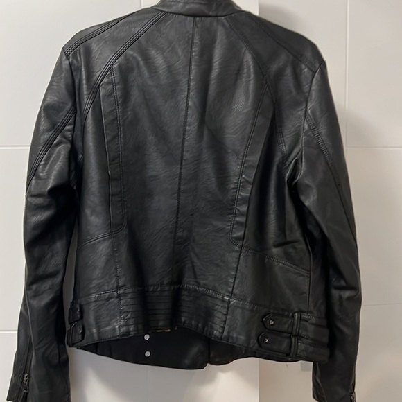 Le Chateau Faux leather moto jacket. Size XXL - Picture 2 of 7